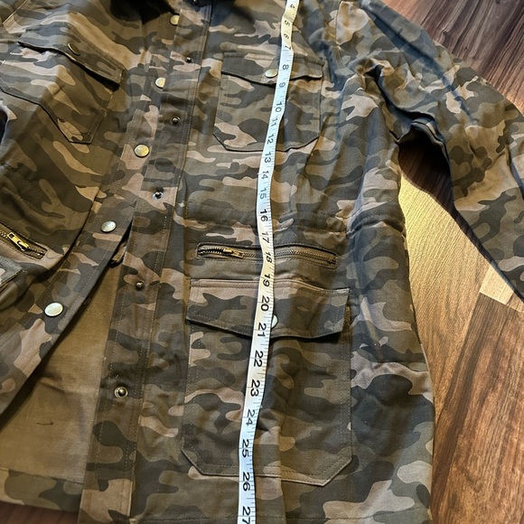 Camo jacket size Large - Picture 8 of 8